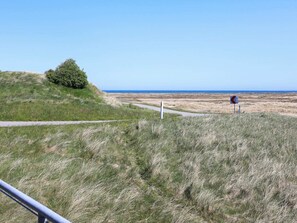 House | Water view - Secluded Retreat Near Sea - By Traum Ferienwohnungen (Hanstholm)