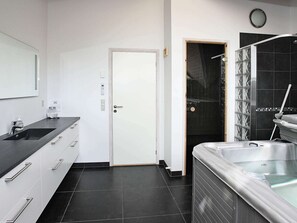 Bathroom - Quaint Holiday Home with Sauna in Jerup (Jerup)