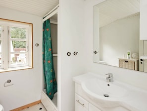 Bathroom - Cozy Holiday Home in Jerup Denmark With Terrace (Jerup)