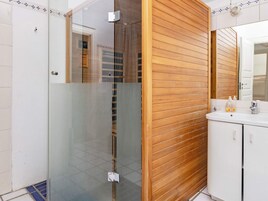 House | Bathroom