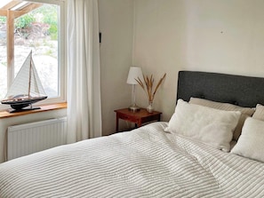 House | 2 bilik tidur, cadar katil 