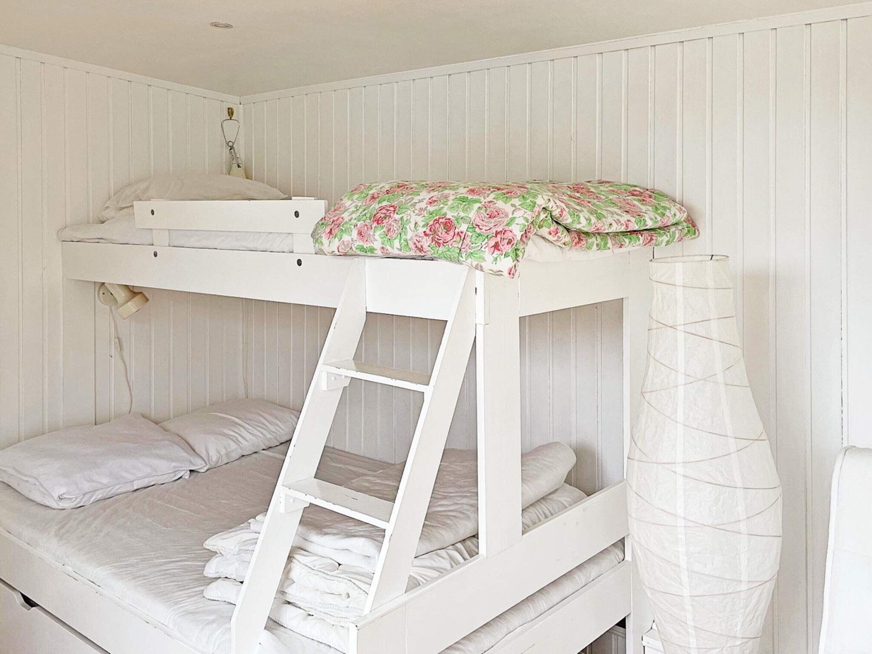 House | 2 bedrooms, bed sheets