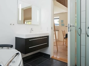 Bathroom - Modern Holiday Home in Egå With Sauna (Aarhus)