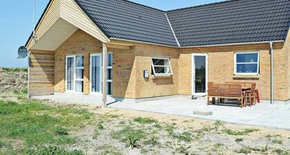 Luxurious Holiday Home With Private Whirlpool in Harboøre