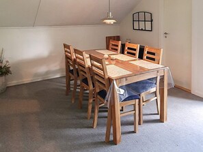 Fridge, microwave, coffee/tea maker, highchair - Captivating Holiday Home in Rødby With Terrace (Rodby)