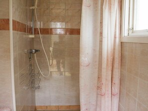 Bathroom - 4 Person Holiday Home in Valdemarsvik (Valdemarsvik)