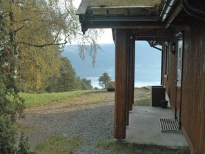 House | Property grounds - Holiday Home in BlaksÃ¦ter (Stryn)