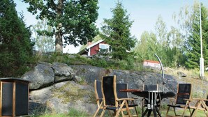 Outdoor dining - Holiday Home in Hult (Hult)