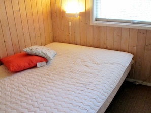3 bedrooms, cribs/infant beds