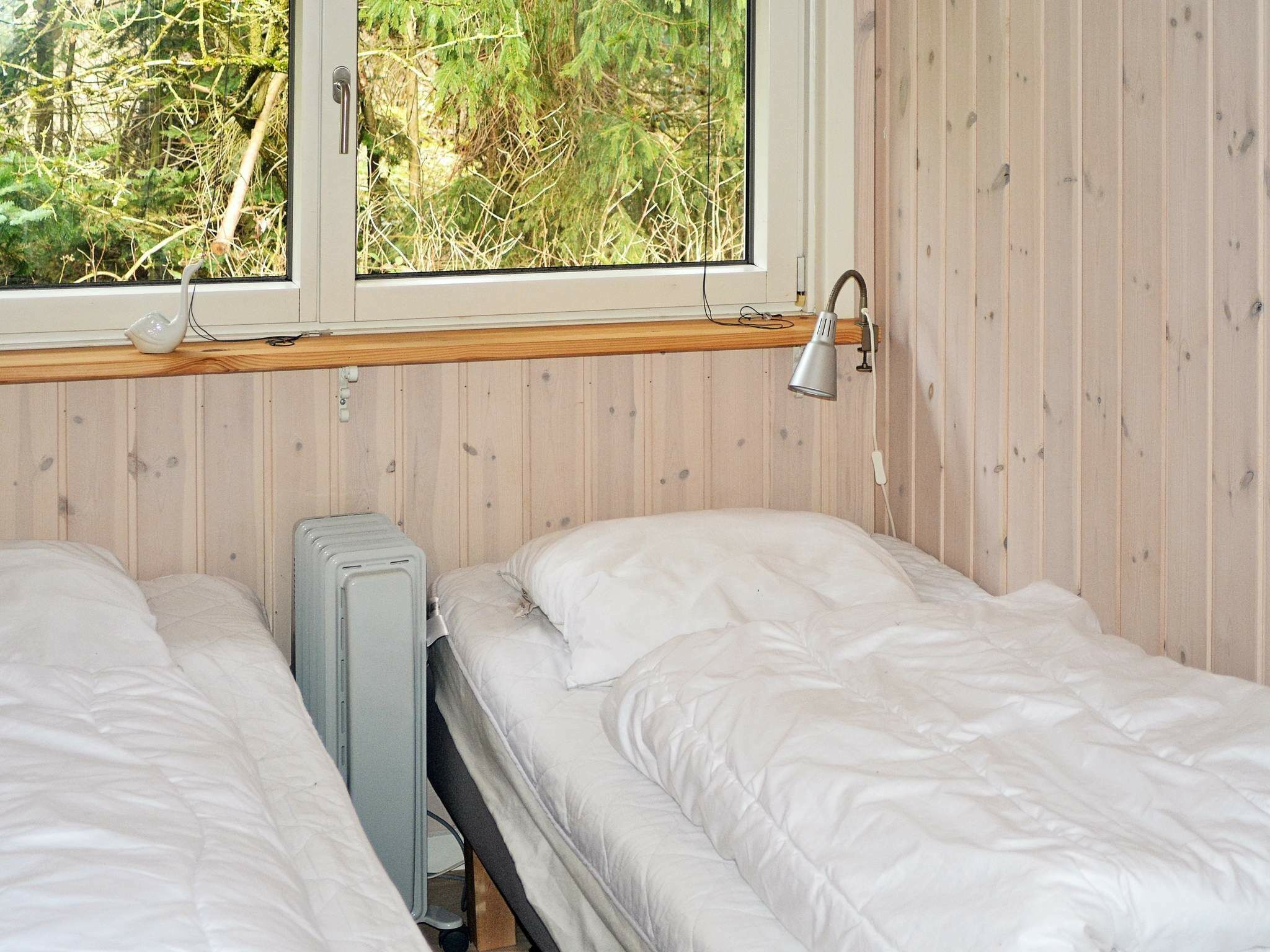 3 bedrooms, cots/infant beds