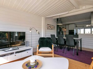 Dining - 5 Person Holiday Home in Saltum (Saltum)