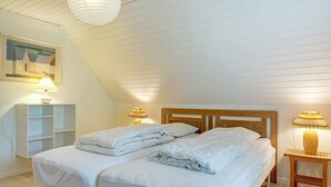 3 bedrooms, cots/infant beds - Comfortable Holiday Home in Nexø With Terrace (Nexo)