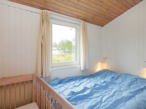 5 bedrooms, cots/infant beds - Luxurious Holiday Home in Lokken With Swimming Pool (Lokken)
