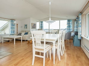 Dining - Peaceful Holiday Home in Henne With Sea View (Henne)