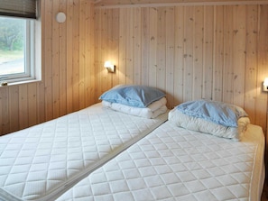 3 bedrooms, cribs/infant beds