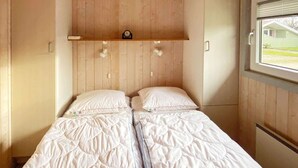 2 Schlafzimmer, Babybetten