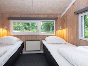 6 bedrooms - 12 Person Holiday Home in Glesborg (Glesborg)