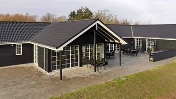 الإطلالة من المنشأة