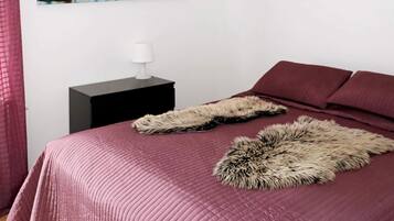 Apartment | 1 bedroom, individually furnished, bed sheets