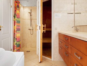 House | Bathroom