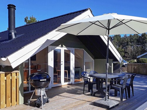 Lovely Holiday Home in Ã…lbÃ¦k near Sea