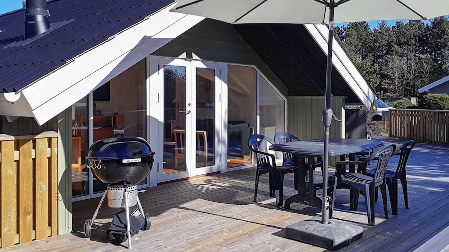 Lovely Holiday Home in Ålbæk near Sea