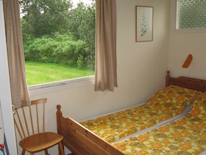 3 bedrooms, individually furnished, cribs/infant beds