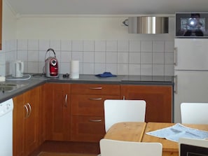 Apartment | Private kitchen - Holiday Home in Leikanger (Sogndal)