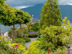 Apartment | Property grounds - Holiday Home in Leikanger (Sogndal)