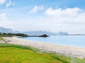 Nær stranden og fisking