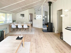House | Dining - Adorable Holiday Home in Lolland near Sea (Rodby)