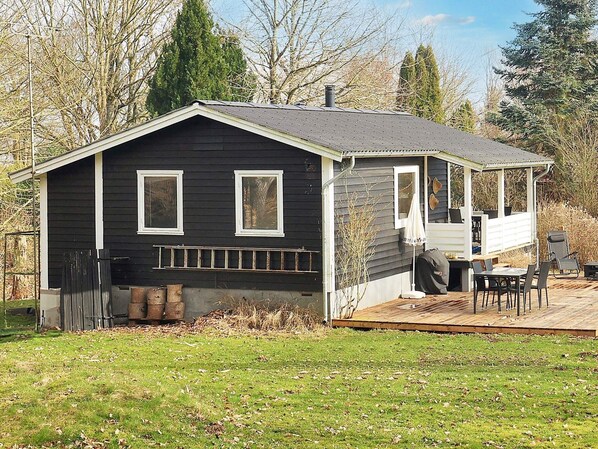 House | Exterior - 4 Person Holiday Home in Tranekaer (Tranekaer)