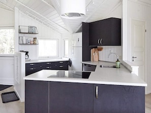 Talo | Yksityinen keittiö | Syöttötuoli