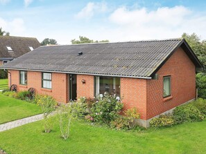 Exterior - Cozy Holiday Home in Syddanmark near Sea (Aeroskobing)