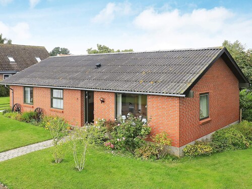 Cozy Holiday Home in Syddanmark near Sea