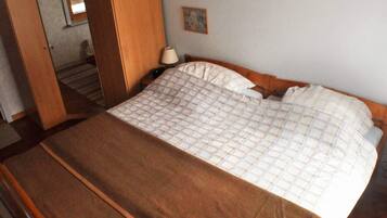 3 chambres, ameublement personnalisé, draps fournis
