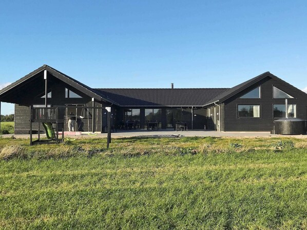 House | Exterior - Luxury Retreat With Pool - By Traum Ferienwohnungen (Stege)