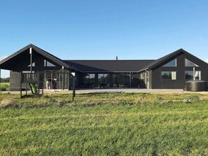 Hús | Fyrir utan