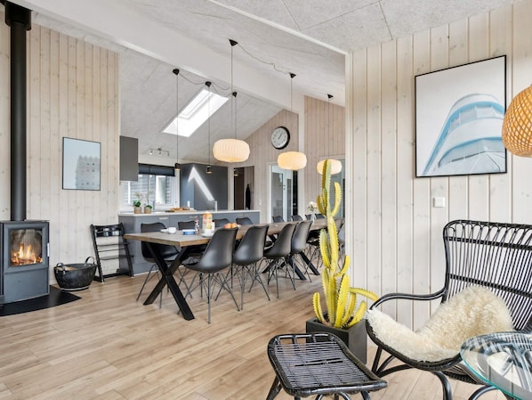 House | Dining