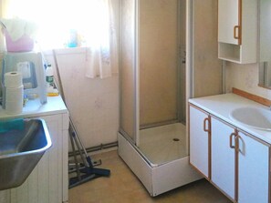 Bathroom - 6 Person Holiday Home in Kolvereid (Naeroy)