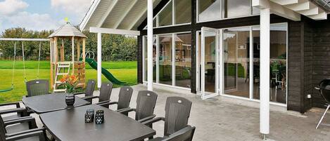 Rumah | Tempat makan outdoor