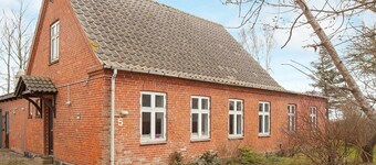 Snug Holiday Home in Lolland near Sea