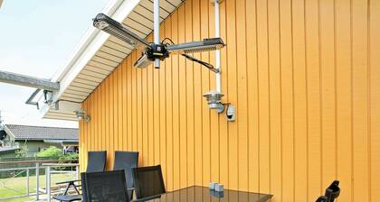 Modern Holiday Home in Millinge Near Sea