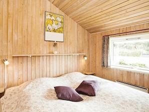 3 bedrooms, individually furnished, cribs/infant beds