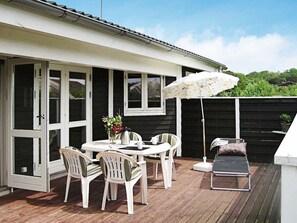 Exterior - Spacious Holiday Home in Vestervig With Terrace (Vestervig)
