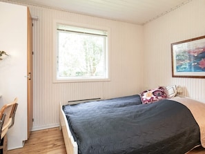 3 bedrooms, individually furnished, cribs/infant beds