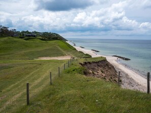 House | Water view - Chic Holiday Home in Hovedstaden near Sea (Vejby)