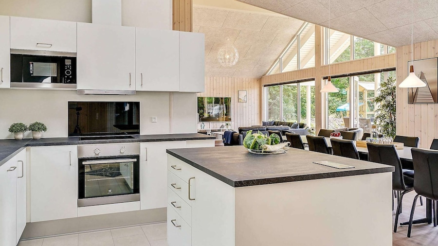 Chic Holiday Home in Hovedstaden near Sea