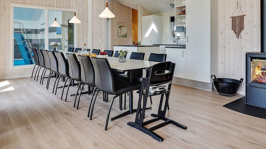 Chic Holiday Home in Hovedstaden near Sea