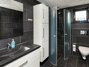 Bathroom - Comfy Holiday Home in Thisted With Whirlpool (Thisted)